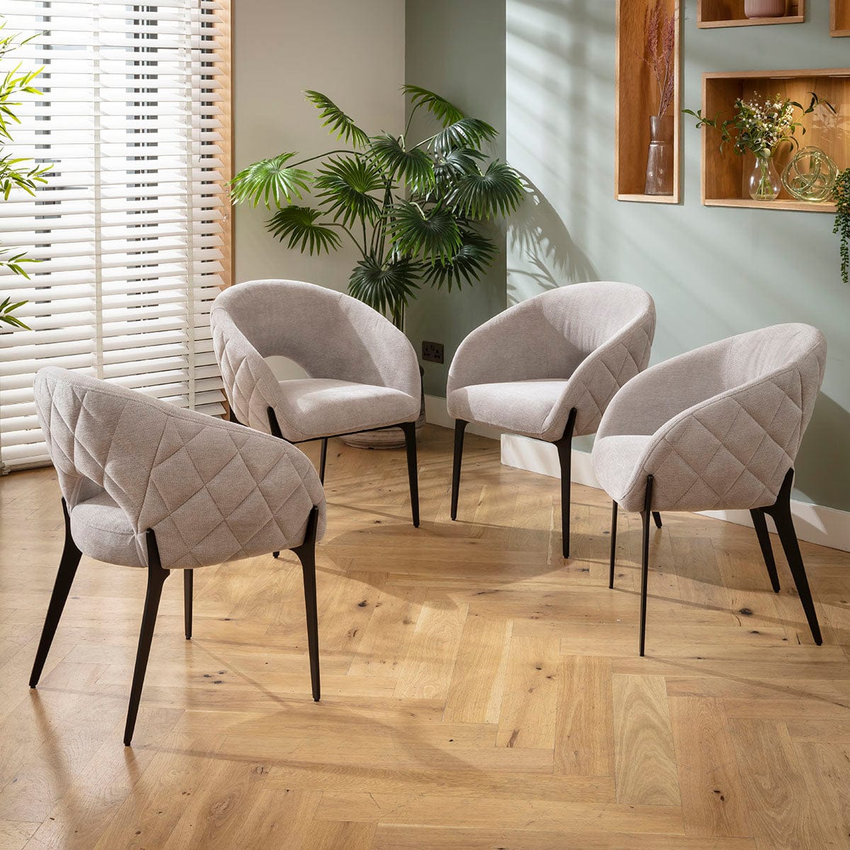 Ensemble de salle à manger moderne 4 places Piper &amp; Dynasty en céramique effet marbre gris et argent