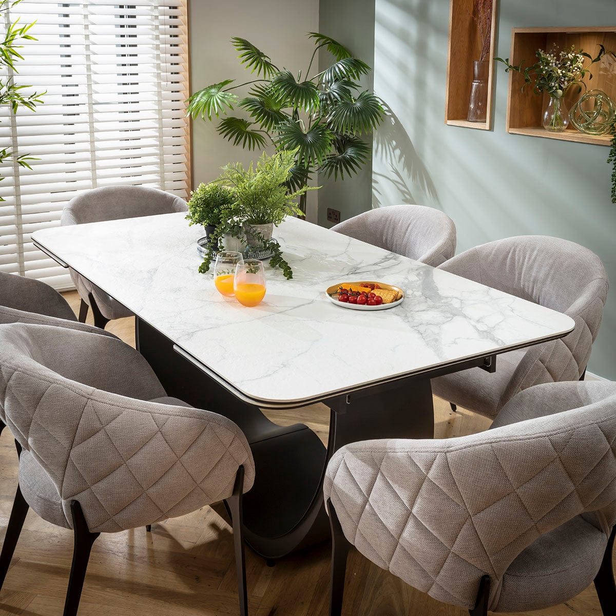 Ensemble de salle à manger extensible 6 places Piper &amp; Hugo, style moderne, en céramique grise et blanche mate