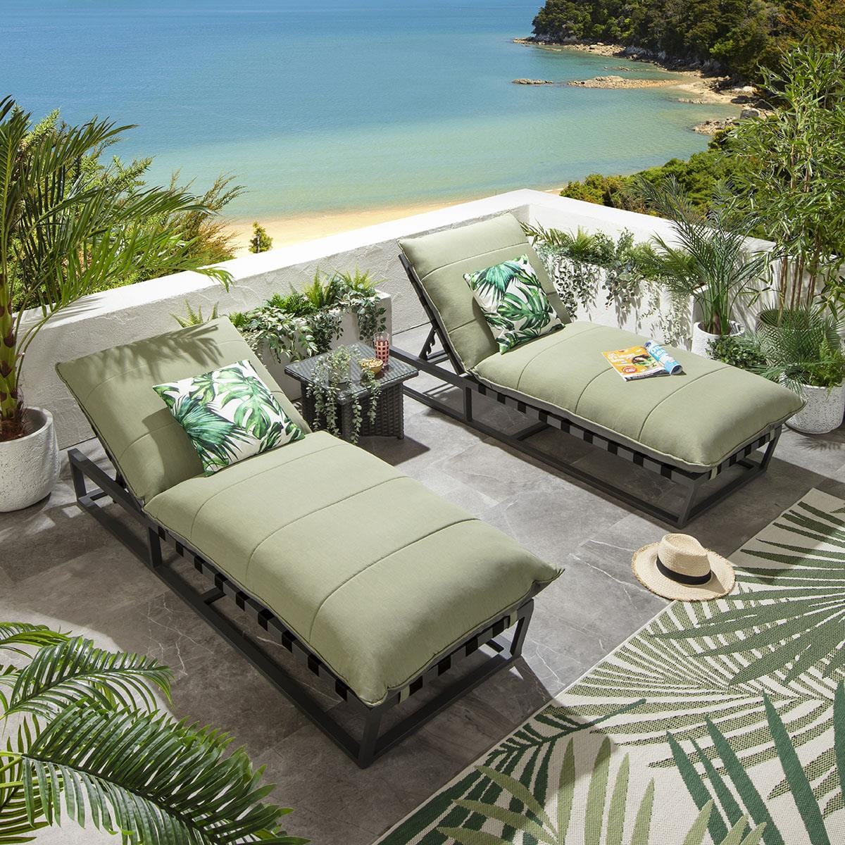 2 chaises longues Ocean avec coussins verts 212 x 84 cm